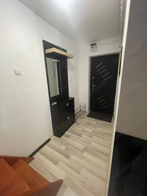 Apartament/mansardă 3 camere,Micro 17,utilat si mobilat - imagine 2