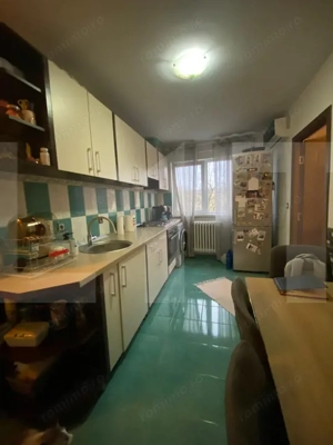 Apartament cu 3 camere, zona Sagului