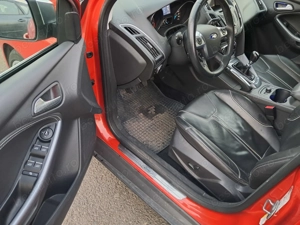 Ford Focus Turnier 1.6 Turbo 182 cai St.Champions - imagine 7