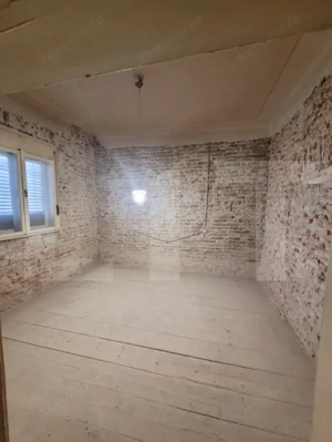 APARTAMENT 3 CAMERE LA CURTE COMUNA 80 MP ZONA PIATA SARBEASCA  PRET 40000