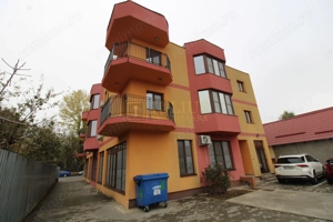 8 incaperi, 2 bai, centrala proprie, 3 locuri de parcare; Lipovei.