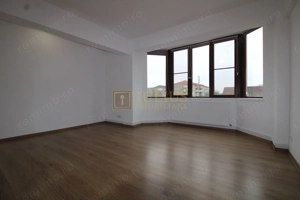 8 incaperi, 2 bai, centrala proprie, 3 locuri de parcare; Lipovei. - imagine 20