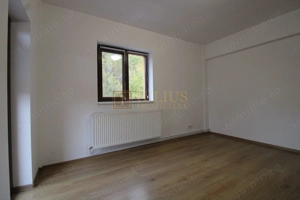 8 incaperi, 2 bai, centrala proprie, 3 locuri de parcare; Lipovei. - imagine 8