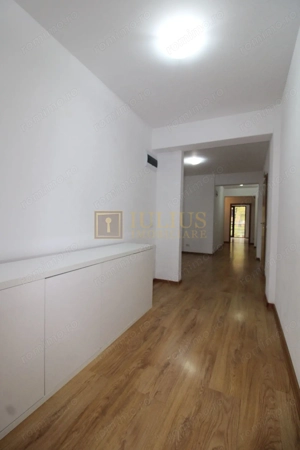 8 incaperi, 2 bai, centrala proprie, 3 locuri de parcare; Lipovei. - imagine 13