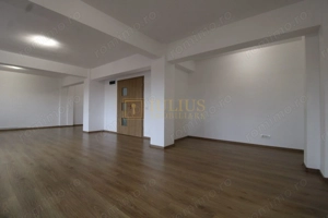 8 incaperi, 2 bai, centrala proprie, 3 locuri de parcare; Lipovei. - imagine 6