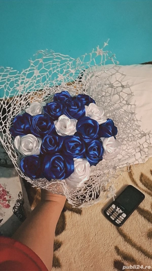 Trandafiri din satin