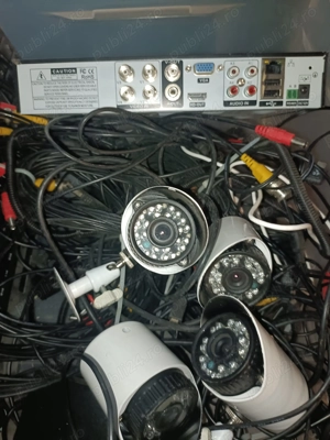 SET CAMERE 4 CAMERE  de supraveghere + calculator - imagine 2