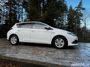 Toyota Auris Hybrid 1.8 e-CVT 99 CP+ 24 CP ( electric) | 2017 luna Martie | Istoric complet Toyota  - imagine 9