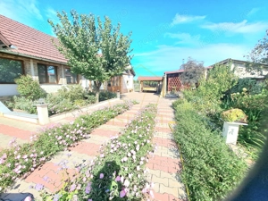 Casa individuala spatioasa, renovata total pe parter I Recas