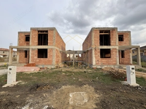 Duplex despărțit prin garaj cu 4 camere | Mosnita Noua | Moteletul - imagine 2