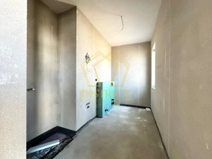 Duplex superb cu 5 camere despartit prin garaj | Dumbravita - imagine 11