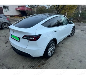 Tesla Model Y 25.000 km - an fabricatie 2023 proprietar persoana juridica - imagine 2