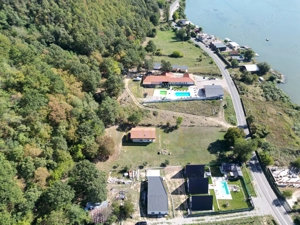 Casa de vacanta/pensiune cu teren de 3780mp | Clisura Dunarii - imagine 5