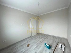 Casa despărțită prin garaj cu 5 camere | Giroc - imagine 5