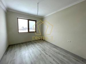 Casa despărțită prin garaj cu 5 camere | Giroc - imagine 8