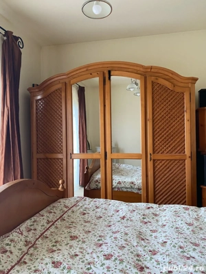 vand dormitor din lemn masiv