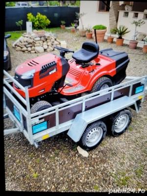 tractoras de tăiat gazon