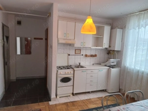 Închiriez garsonieră et. 2 Dacia