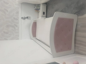 Pat fetițe alb cu roz ,prevăzut cu sertar .Model deosebit !