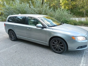 Volvo V70 