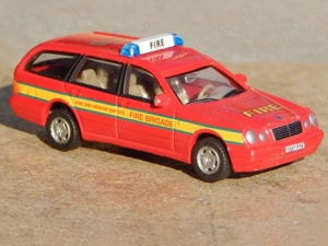 Macheta Mercedes-Benz E 240 Wagon (300 T W210) pompieri sc 1:76 uzat