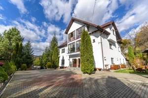 Pensiunea Scărișoara – Refugiul din Inima Rucărului | Comision 0% - imagine 3