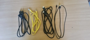 Vând PS4 Pro cu două controlăre - imagine 3