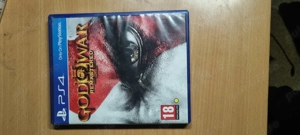 Vând PS4 Pro cu două controlăre - imagine 2