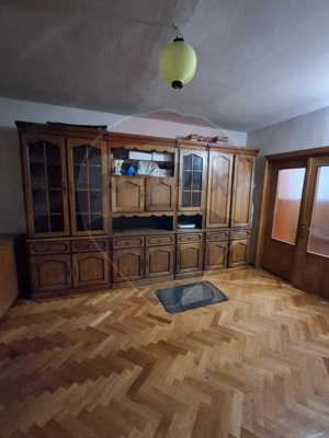 Apartament cu 4 camere de vânzare în zona Iosia