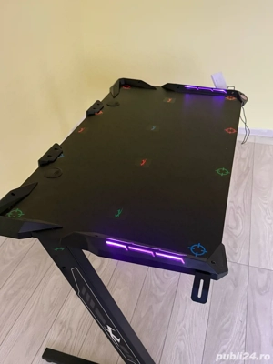 vand masa gaming pentru calculator