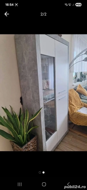 Vitrina modernă cu led-uri de vânzare  - imagine 4