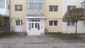 Închiriez spațiu comercial 