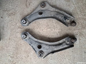 brațe fața megan 4