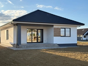 Casa Santandrei, 162 000 E (neg). Comision 0.