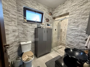 Casă spațioasă, perfectă pentru familie - imagine 6