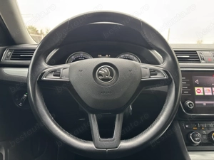 Skoda Superb 2.0 TDI DSG Style - imagine 8