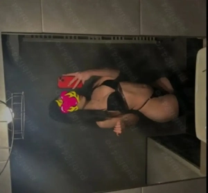 Bună sunt alina și acept cu accesorii și bile 