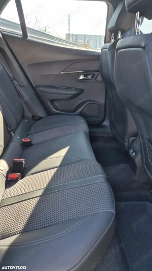 Peugeot 2008 1.2 PureTech EAT8 STT GT Pack - imagine 11