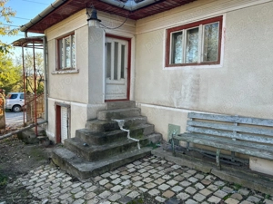 De vânzare casă cu teren generos în sat Peștișu Mare - imagine 4