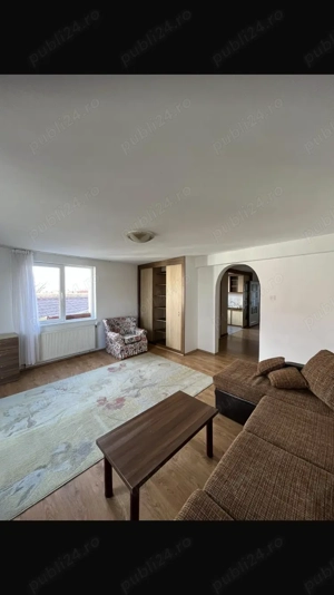 Dau in chirie apartament cu 4 camere