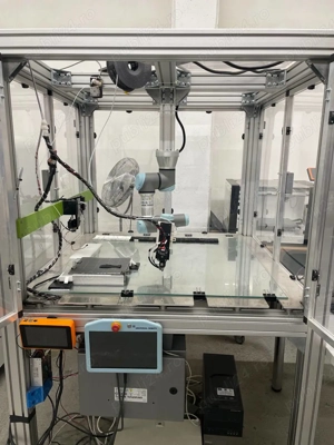 UR3 Universal robot + cadru