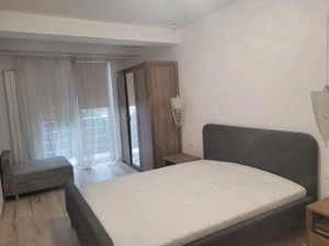Apartament 3 camere modern   Ghimbav. Complet mobilat, 2 locuri de parcare, zonă liniștită - imagine 7