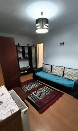 Garsoniera la parter, zona Tractorul