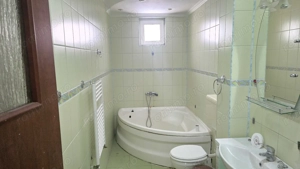 Vand apartament 3 camere in Deva, zona Piata Victoriei, etaj 3, mobilat - imagine 5