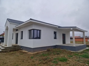Casă modernă  confortabilă, în Mocira, perfectă pentru familie - imagine 2