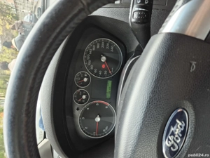 Vand autoturism Ford C Max an fabricatie2006 km267000 cauciucuri iarna vara cu  genti pret 1800 euro - imagine 4