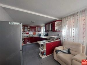 Casa cu 10 camere pentru pensiune sau locuit - imagine 3