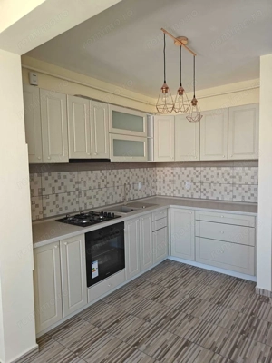 Apartament cu 3 camere de vânzare – Zona BMW, Florești