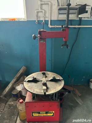 Aparat de dejantat roți