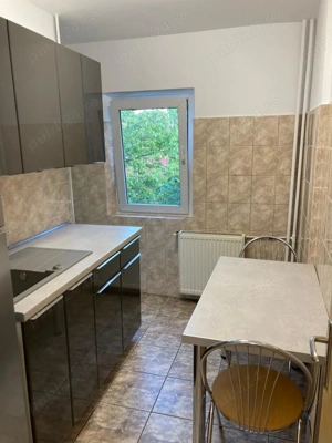 Particular inchiriez garsoniera aproape zona Razoare si Afi Cotroceni, zona retrasa, vedere spate 